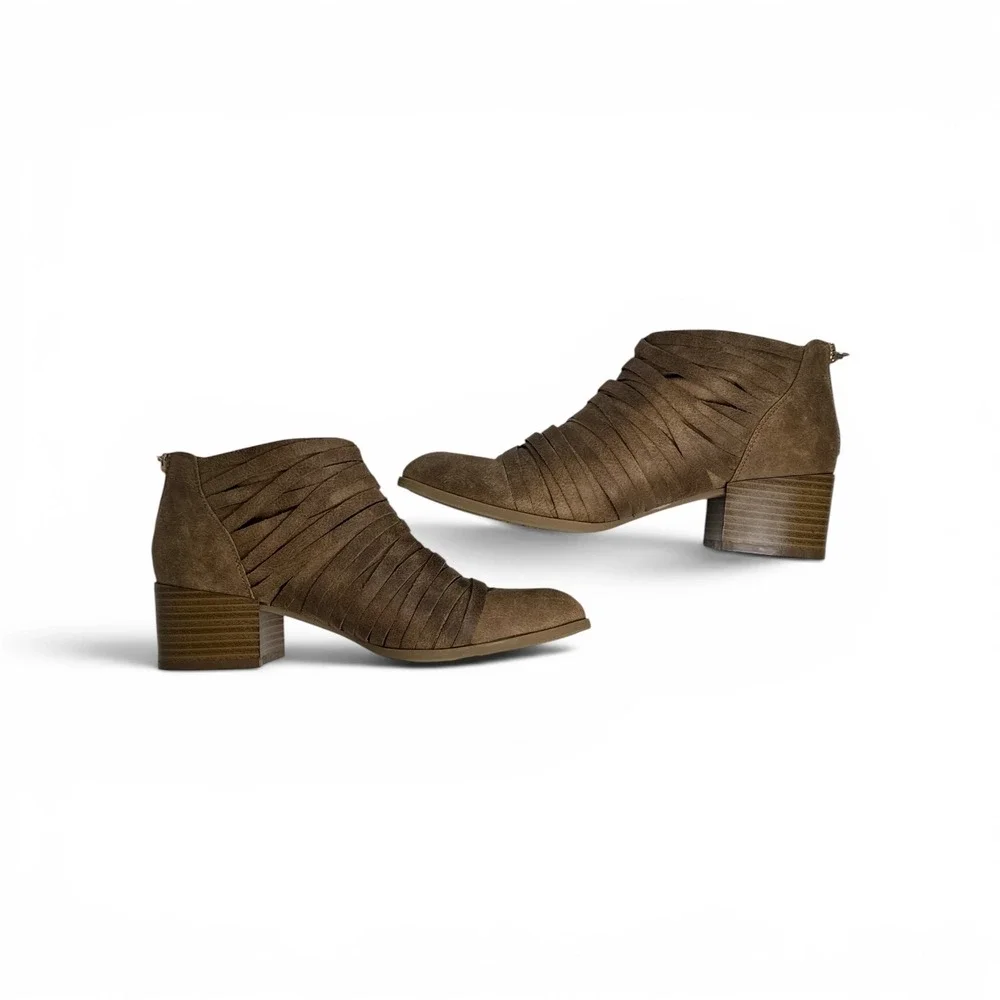 Fergalicious by Fergie Taupe Pointed Toe Ankle Booties Women's 7.5‎ Block Heel
